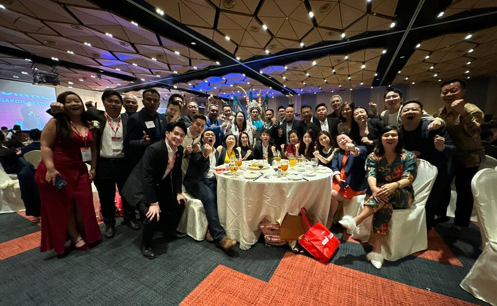 bni-group-gathering-award BNI group gathering award